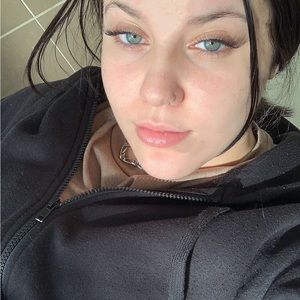 Meet your Posher, Danyela